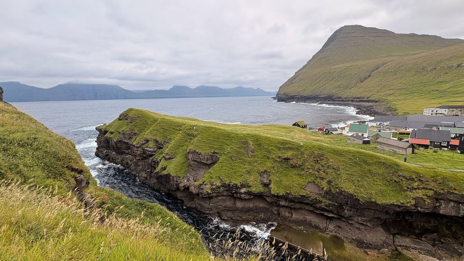 La garganta natural de Gjógv