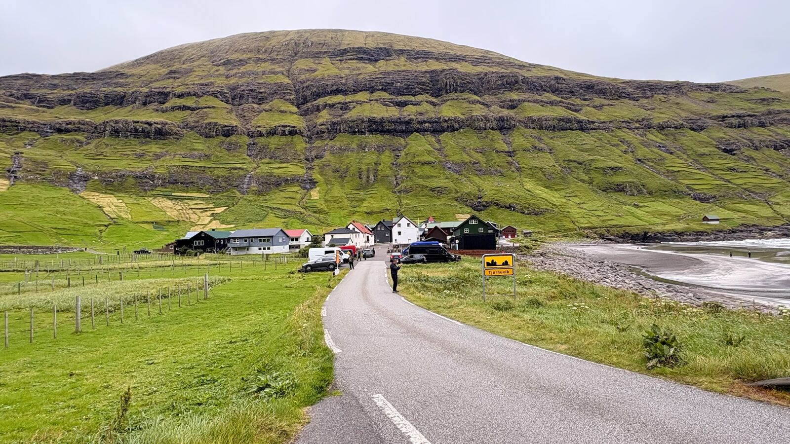 Cartel de bienvenida a Tjørnuvík