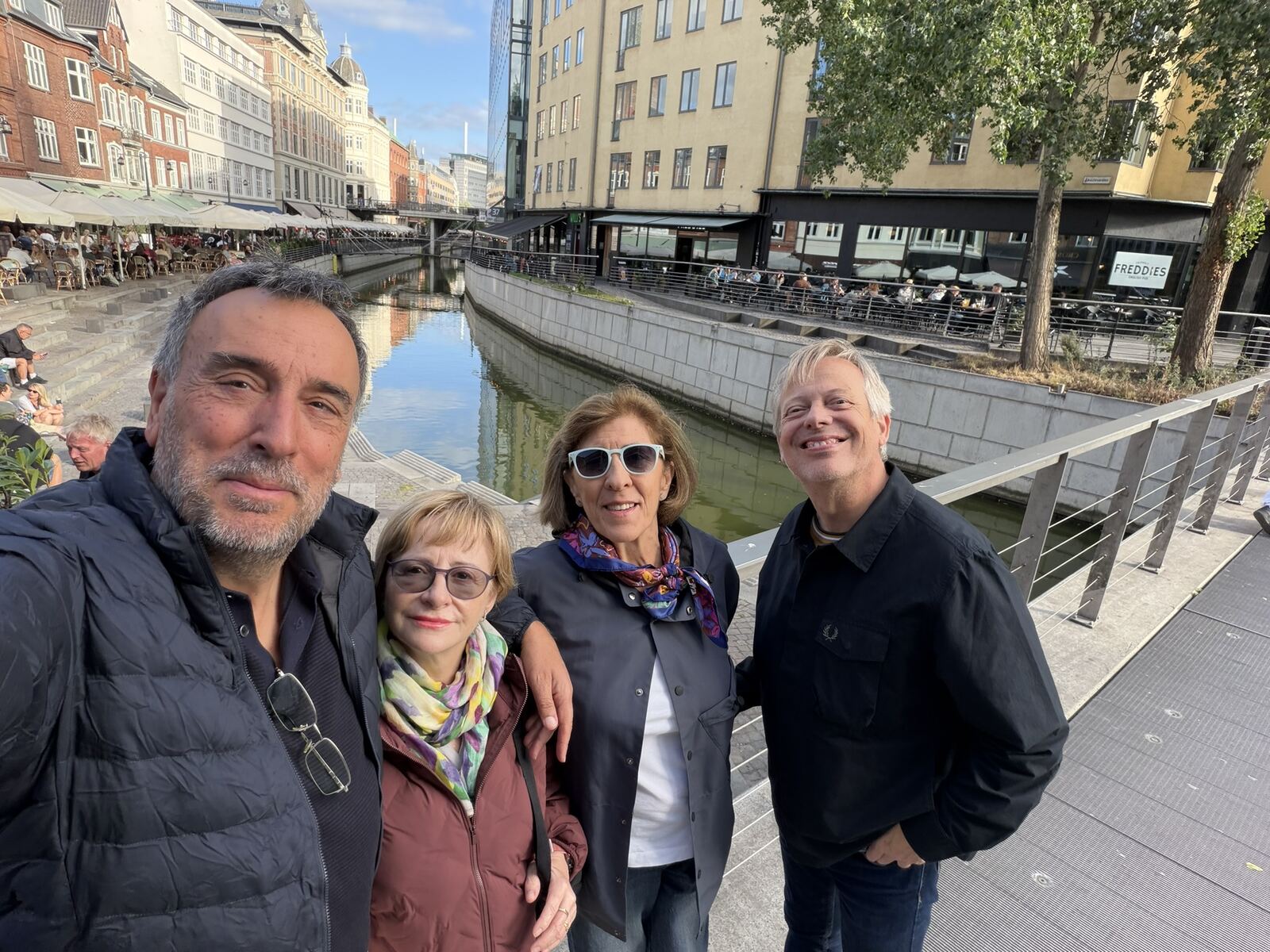 Grupo en el canal de Aarhus
