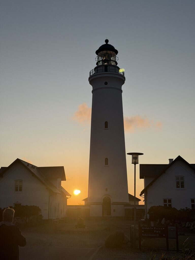 Faro de Hirtshals a la puesta de sol