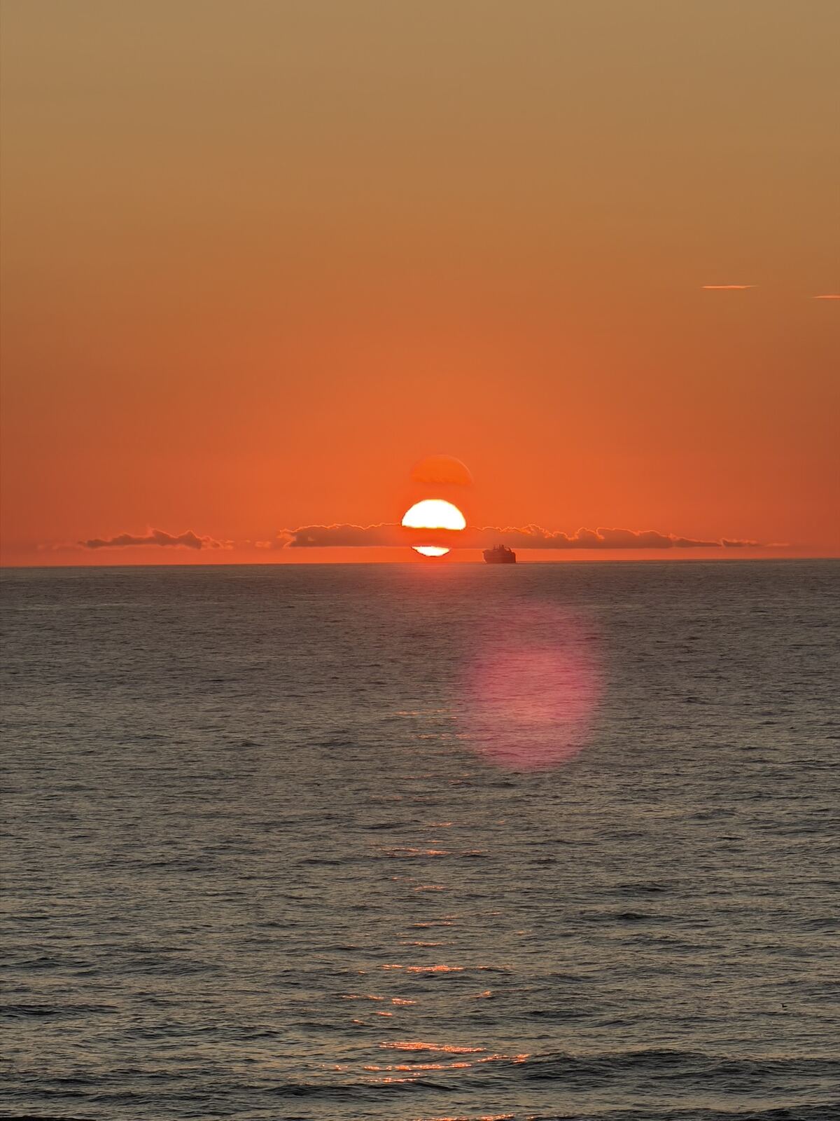 Puesta de sol sobre el mar en Hirtshals